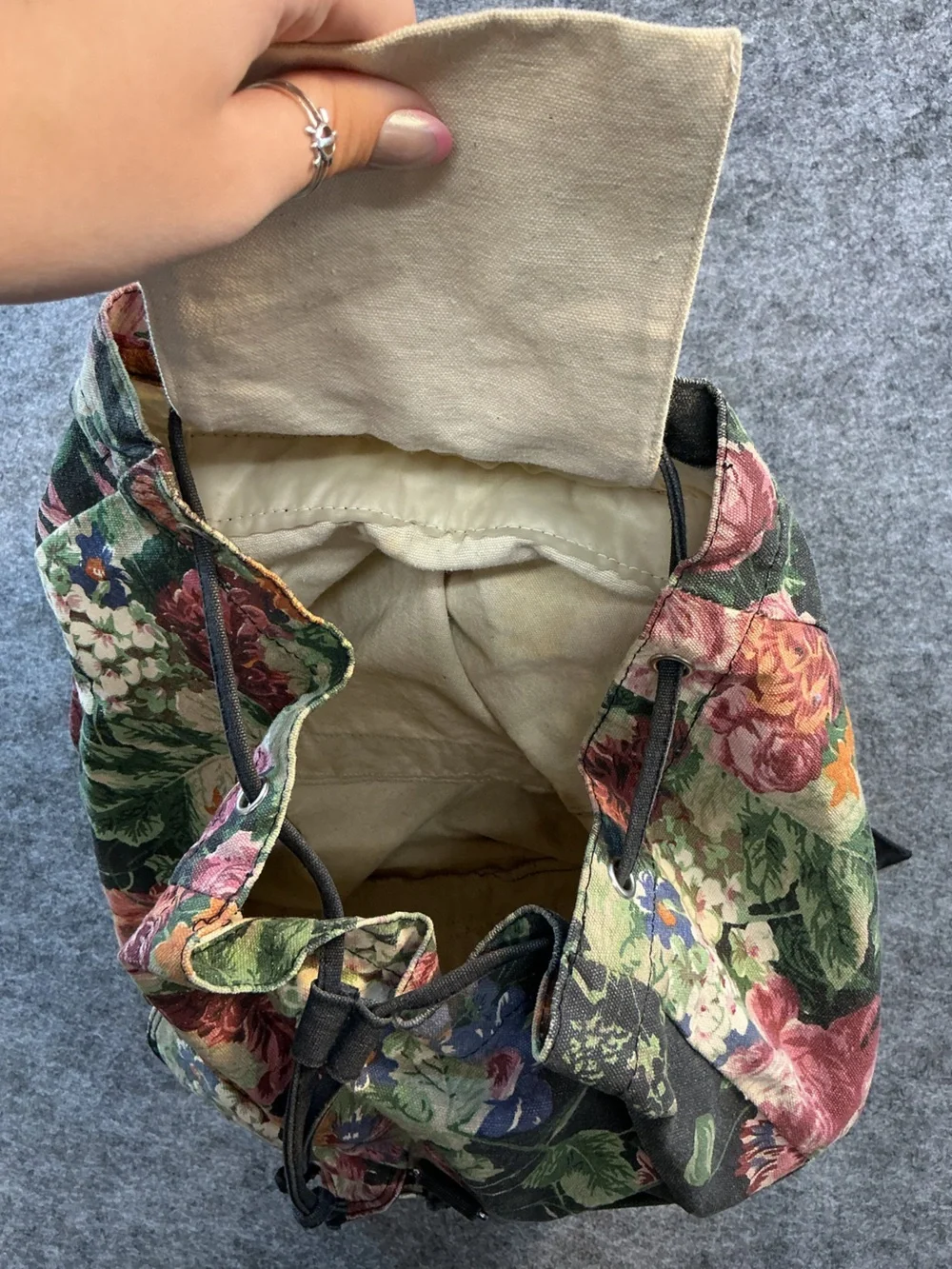 Pacific connections Vintage Floral Canvas Backpack - Black Green Rose Print